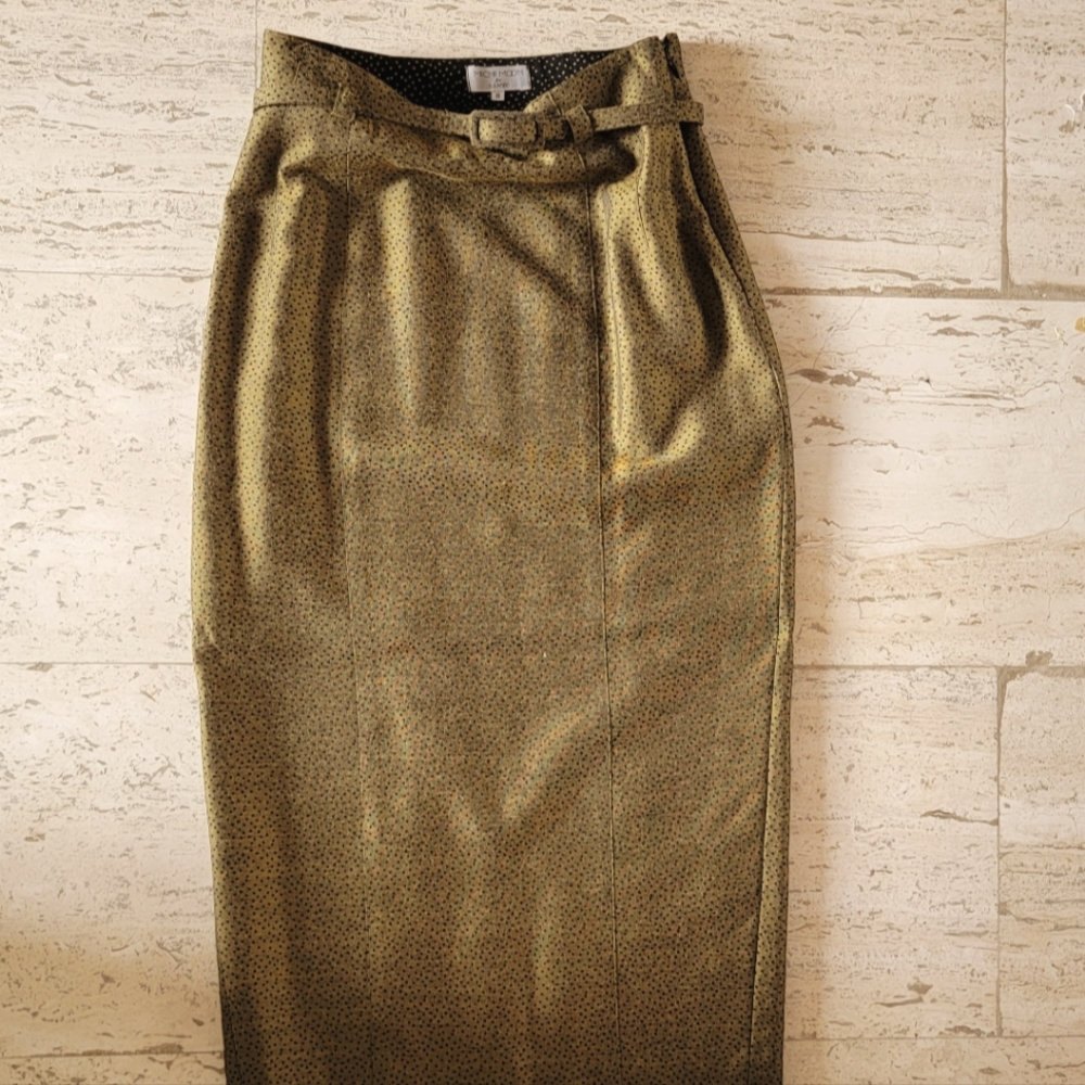 Suit. Michi Moon for Sanyo. Beautifully styled jacket 15" from armhole.